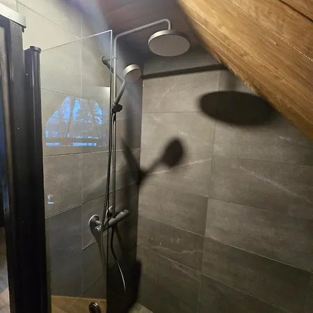 Igloo 1 In Northern Lights By Dg Lomailu