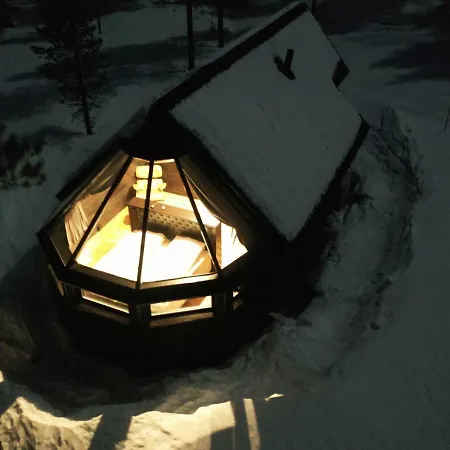 Igloo 1 In Northern Lights By Dg Lomailu