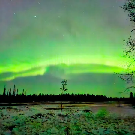 Igloo 1 In Northern Lights By Dg Lomailu *